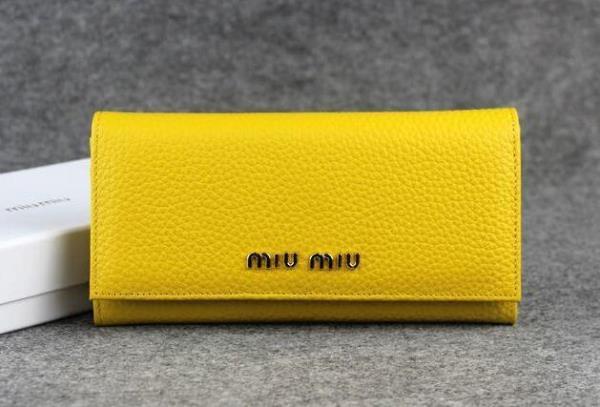 最高級ミュウミュウ財布コピー　MIUMIU　上品でフェミニンな美品