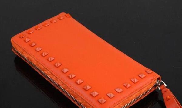 魅力な VALENTINO ヴァレンティノ財布 レディース  使い勝手に優れたレディース長財布