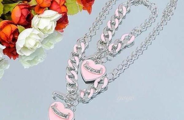 高級感のJUICY COUTURE ジューシークチュール　上品なネックレス、ブレスレット2点セット