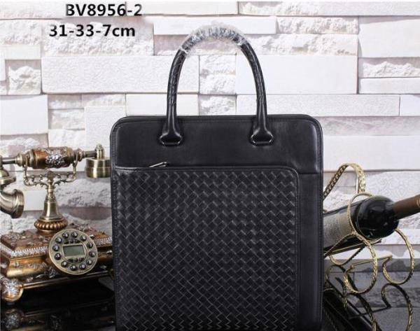 完売品 BOTTEGA VENETA ボッテガ ブランド 　 高級感のあるショルダーベルト付バッグ ブランド 20代