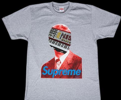 肌触りの優しいアイテム　シュプリーム 15SS Synhead Tee シンヘッド　快適に　Tシャツ .
