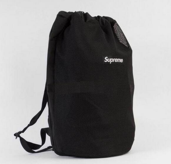 大容量あるアイテム　Supreme シュプリーム 15SS Mesh Backpack 機能的に　メッシュバックパック  .