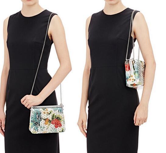  一味違うアイテム　ルブタンChristian Louboutin Triloubi Small Chain Bag　素敵なバッグ.