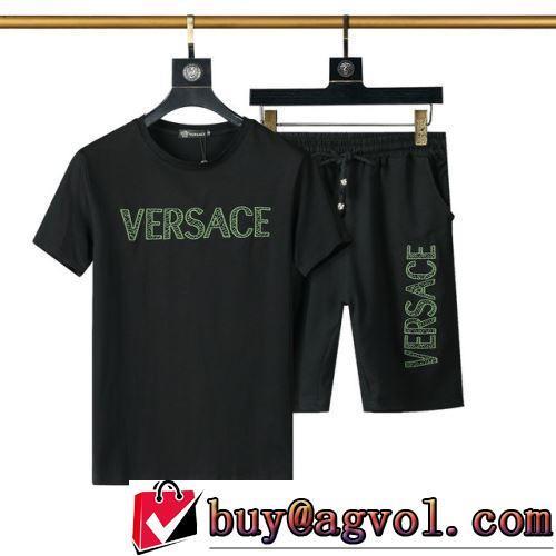 デザイン性の高い VERSACEスーパーコピー 2022春夏 2色可選 気軽にカジュアルに使える セットアップ上下