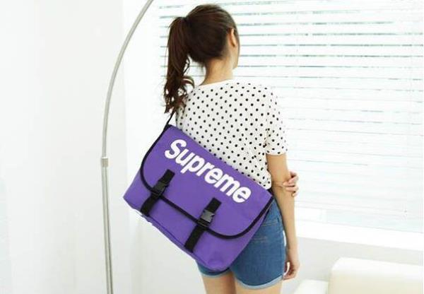 お買い物SUPREME シュプリームコピー　洗練された印象に溢れるショルダーバッグ.