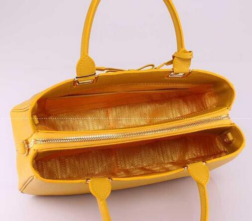 限定品　PRADA プラダコピー　愛用できるレディース手持ち&ショルダー掛け バッグ.