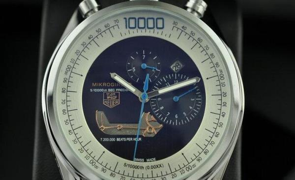 実用性も抜群タグホイヤー腕時計メンズ　TAG HEUER　 5針クロノグラフ　 43.55mm　飽きのこないメンズモデル