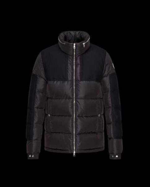 80％off セール　モンクレール コピー 通販　MONCLER 季節感のあるダウンジャケット