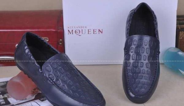 存在感抜群の ALEXANDER MCQUEEN  アレキサンダー マックイーン  美脚効果のシューズメンズブランド 靴