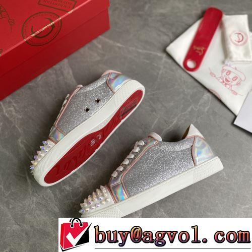 フラットシューズ これからの季節の足元のアクセント 2022新作 CHRISTIAN LOUBOUTINコピー 軽量 スタイリッシュな印象