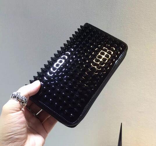 お買い得クリスチャン ルブタン 財布  ルブタン スーパーコピー　個性的なデザインラウンドファスナー長財布 .