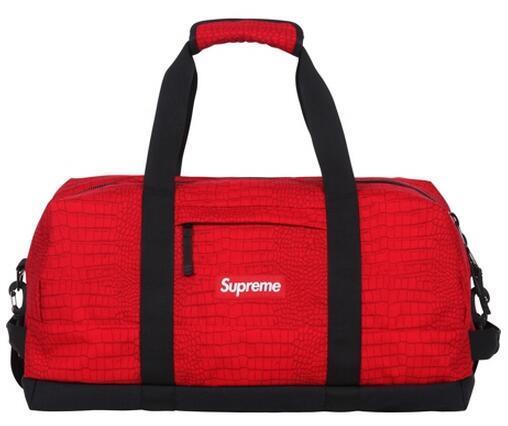 収納力の高いシュプリーム　CROC DUFFLE BAG RED クロックダッフルバッグ　　便利性あるバッグレッド.