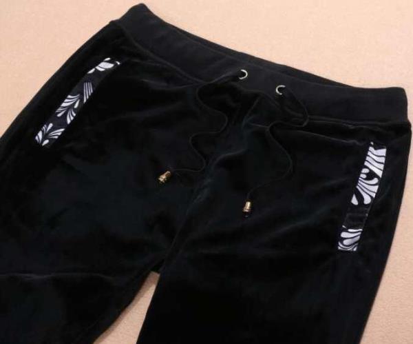 柔らかな手触りが魅力的なCHROME HEARTS クロムハーツ　一味が違うセットアップ上下.