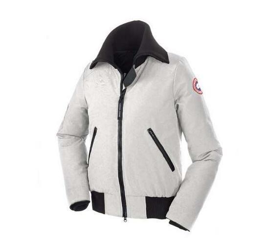 高い機能性があるカナダグース スーパーコピーCanada Goose　保温性が高いダウンジャケット 6色可選.　