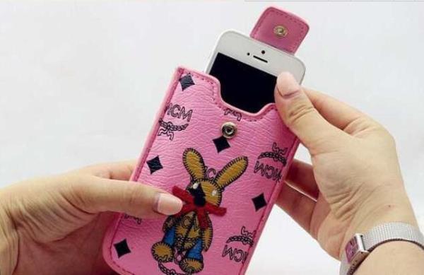 お洒落なエムシーエムmcm コピー 激安　機能があるiPhone5/5S 専用携帯ケース .