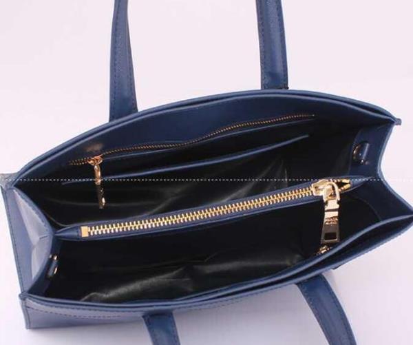 プレゼントに PRADA プラダ　収納性のあるレディース手持ち&ショルダー掛けバッグ. 