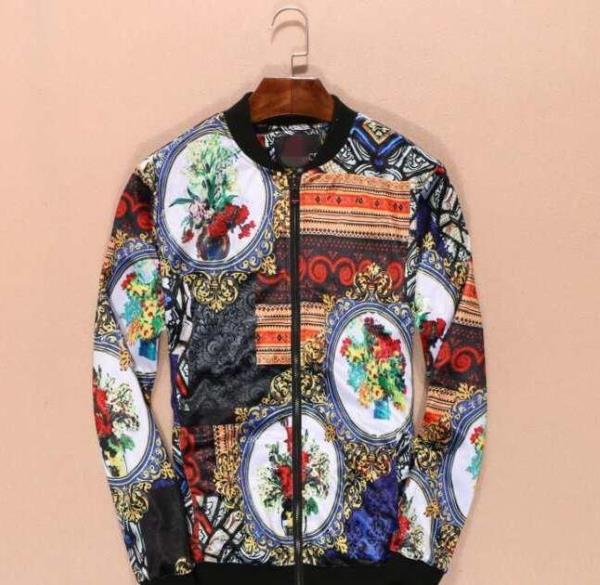 洗練された雰囲気にCHROME HEARTS クロムハーツ　配色が良いジャケット.　