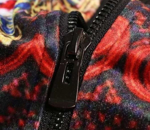 洗練された雰囲気にCHROME HEARTS クロムハーツ　配色が良いジャケット.　
