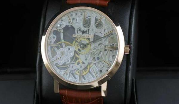 高品質を演出するPIAGET ピアジェ　今季流行の機械式メンズ腕時計.