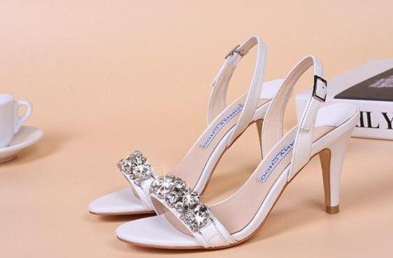 活躍が期待できるジミーチュウ コピー JIMMY CHOO 　エレガントなサンダル.