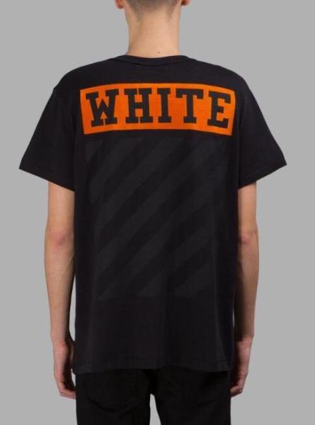 幅広いコーディネートにOff-Whiteコピー オフホワイト　愛用される半袖 Tシャツ.