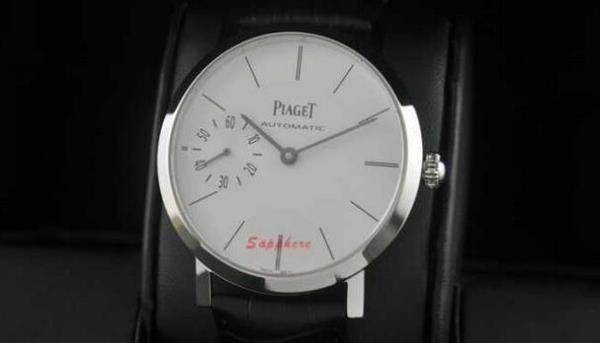 シンプルな機能美のPIAGET ピアジェ　風防性のある手巻き 機械式メンズ腕時計.