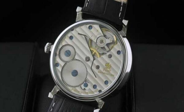 シンプルな機能美のPIAGET ピアジェ　風防性のある手巻き 機械式メンズ腕時計.
