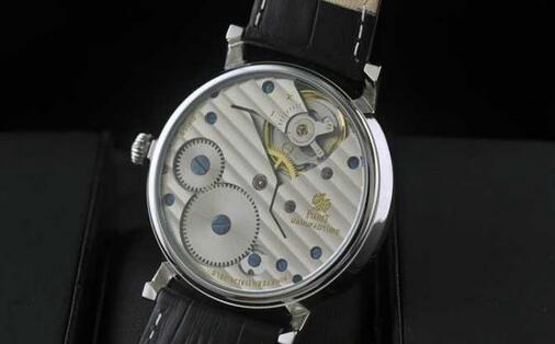 オシャレな印象を引き立てるPIAGET ピアジェ　カジュアルな雰囲気にメンズ腕時計.