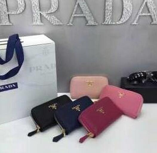 機能性に優れた　秋冬 prada プラダ 上質な素材でキーケース 4色可選 