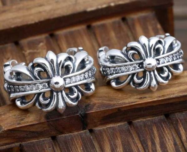 強い存在感を放ちクロムハーツ　CHROME HEARTS 不思議な魅力のあるシルバー指輪.