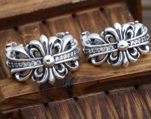 強い存在感を放ちクロムハーツ　CHROME HEARTS 不思議な魅力のあるシルバー指輪.