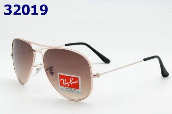 有名人に愛されてきたRAYBAN レイバン コピークラシカルな質感のある 偏光サングラス.
