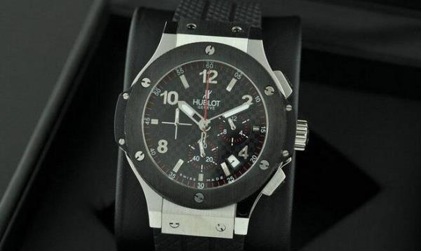 圧倒的な知名度　Hublotウブロコピー  日本製クオーツクロノグラフ 日付表示 腕時計.