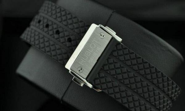 圧倒的な知名度　Hublotウブロコピー  日本製クオーツクロノグラフ 日付表示 腕時計.