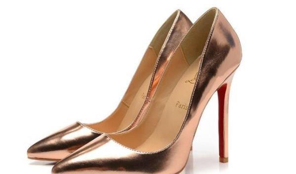 履き心地 Christian Louboutinクリスチャンルブタン 洗練さを追求した万能レディースパンプス.