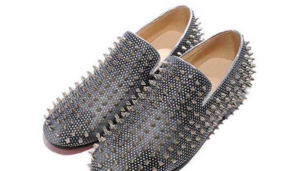 春夏にこそ履きたいChristian Louboutinクリスチャンルブタン　シンプルデザインのシューズ靴.