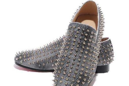 春夏にこそ履きたいChristian Louboutinクリスチャンルブタン　シンプルデザインのシューズ靴.