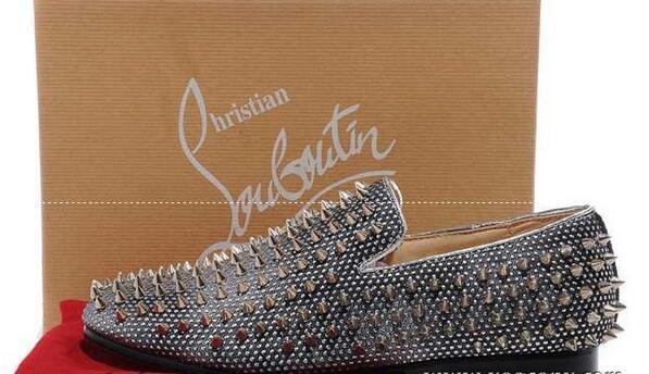 春夏にこそ履きたいChristian Louboutinクリスチャンルブタン　シンプルデザインのシューズ靴.