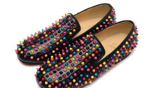 トレンド感を加えた Christian Louboutinクリスチャンルブタン スニーカー.