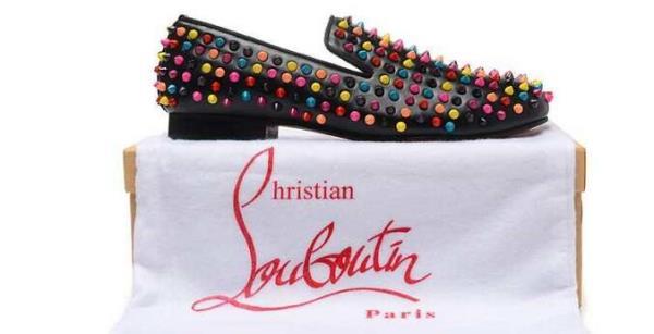 トレンド感を加えた Christian Louboutinクリスチャンルブタン スニーカー.