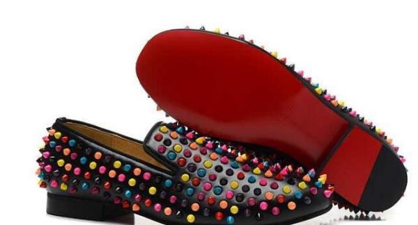 トレンド感を加えた Christian Louboutinクリスチャンルブタン スニーカー.