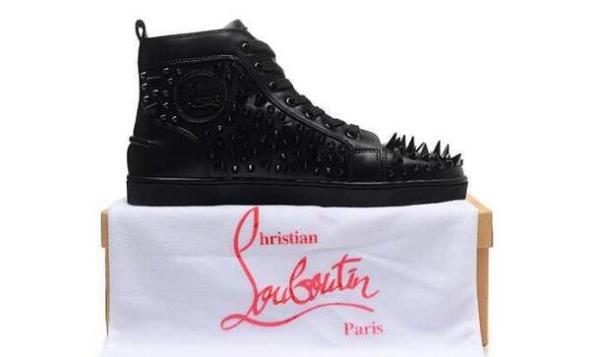 大人の上質スタイルChristian Louboutinクリスチャンルブタン人気が継続しているスニーカー.