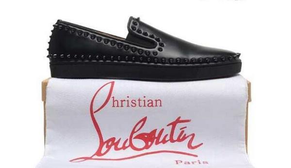 上品な印象Christian Louboutinクリスチャンルブタン　抜群の履き心地ビジネスシューズ.