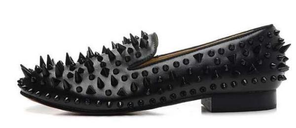 安定感のあるChristian Louboutinクリスチャンルブタン 相性も良い ビジネスシューズ.