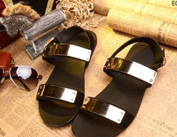 安定感あるGIUSEPPE ZANOTTI ジュゼッペ ザノッティコピー 歩きやすさも抜群 サンダル.