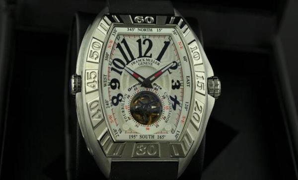 定番モデルのフランクミュラーコピー メンズ腕時計 自動巻き 2針 夜光効果 50.20X43.20mm シルバー ラバー.