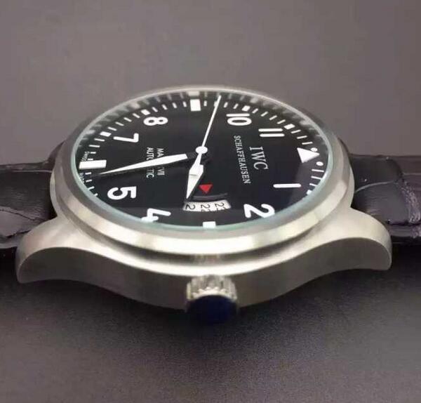 手頃　IWCコピー インターナショナルウォッチ カン 機能を最優先させた男性用腕時計.
