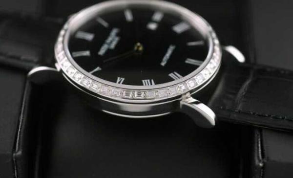 高級品　PATEK PHILIPPE パテックフィリップ 希少性を高めているメンズ腕時計 .