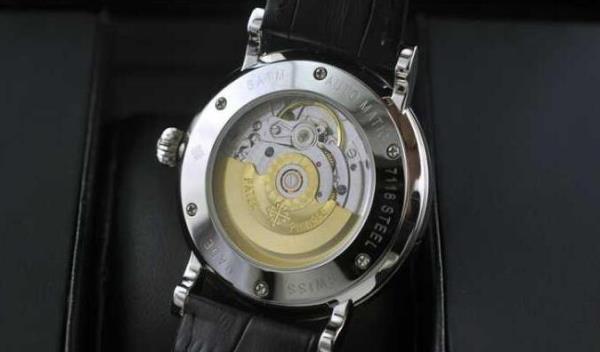 高級品　PATEK PHILIPPE パテックフィリップ 希少性を高めているメンズ腕時計 .