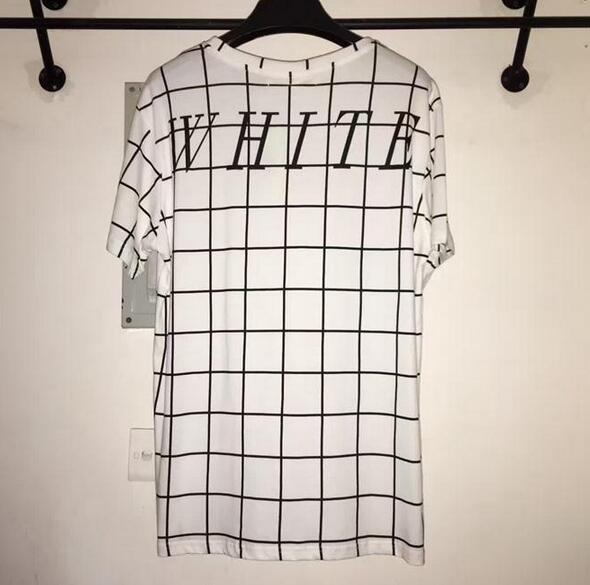 一味が違う Off-White オフホワイトスーパーコピー　魅力的な価格　半袖 Tシャツ.